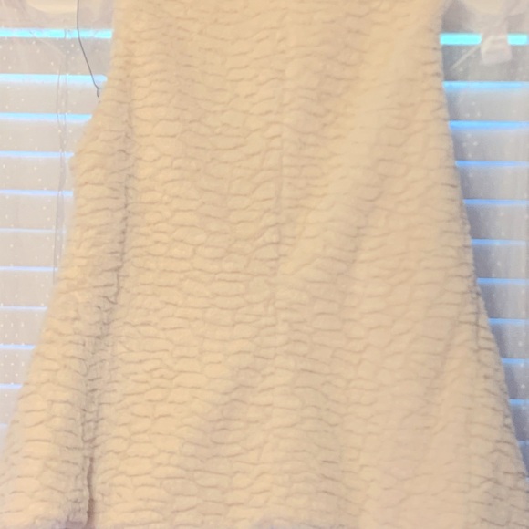 Altar’d State Ivory Waterfall Faux Fur Vest - Picture 6 of 9